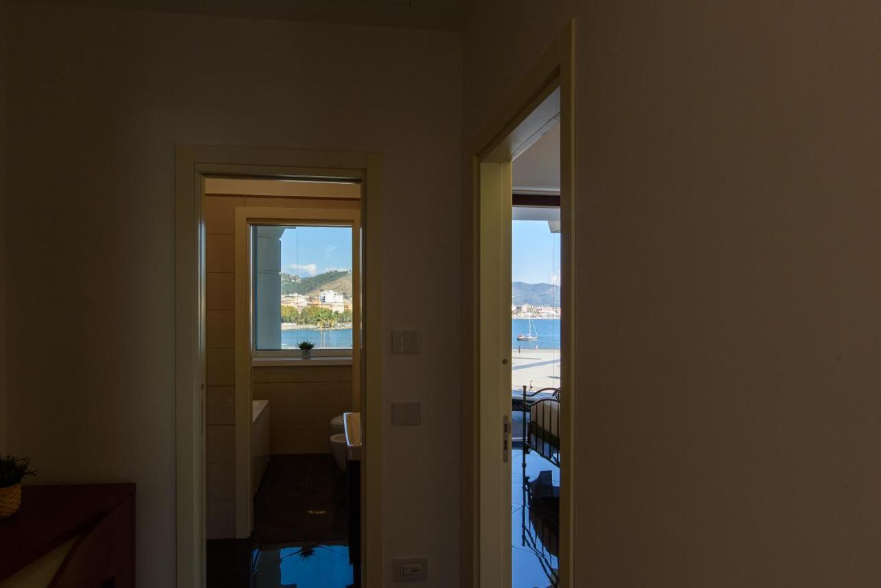 Mareluna Crescent - Luxury Seafront Experience Apartment Salerno Luaran gambar