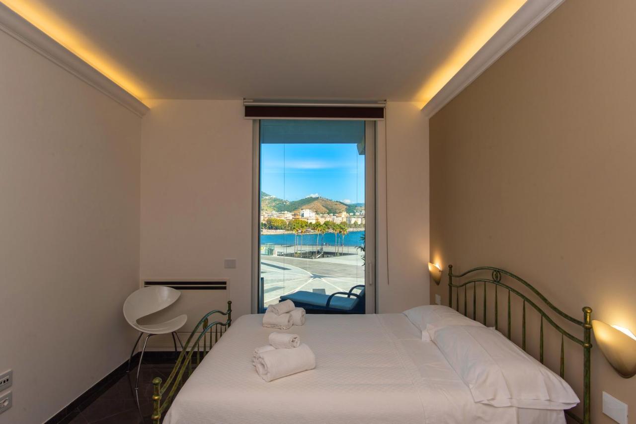 Mareluna Crescent - Luxury Seafront Experience Apartment Salerno Luaran gambar