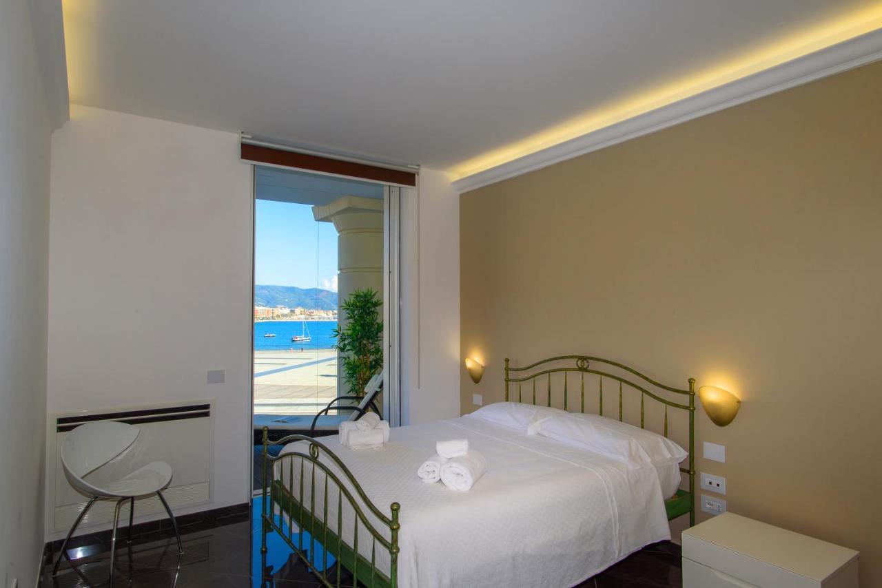 Mareluna Crescent - Luxury Seafront Experience Apartment Salerno Luaran gambar